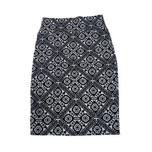 High Waisted Black and White Patterned Skirt